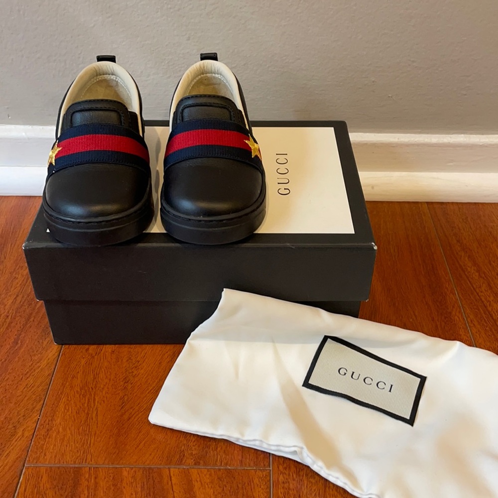 Never Worn Gucci Baby Shoes Size 20 (5 USA)